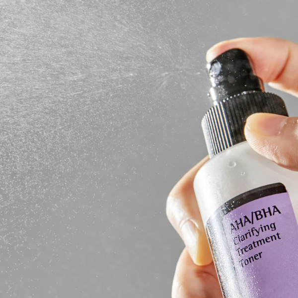 Hydrating and pH-balancing toner with natural AHA and BHA for oily and acne-prone skin.